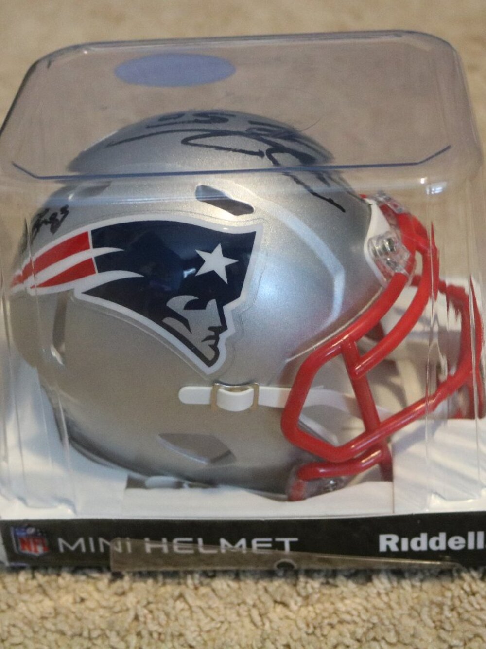 New England Patriots Mini Helmet - Picture 3 of 4